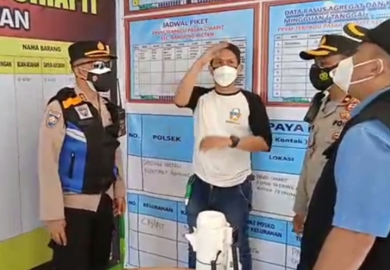 Kasat Binmas Polrestabes Bandung Launching PPKM Pasar Cihapit Kec. Bandung Wetan