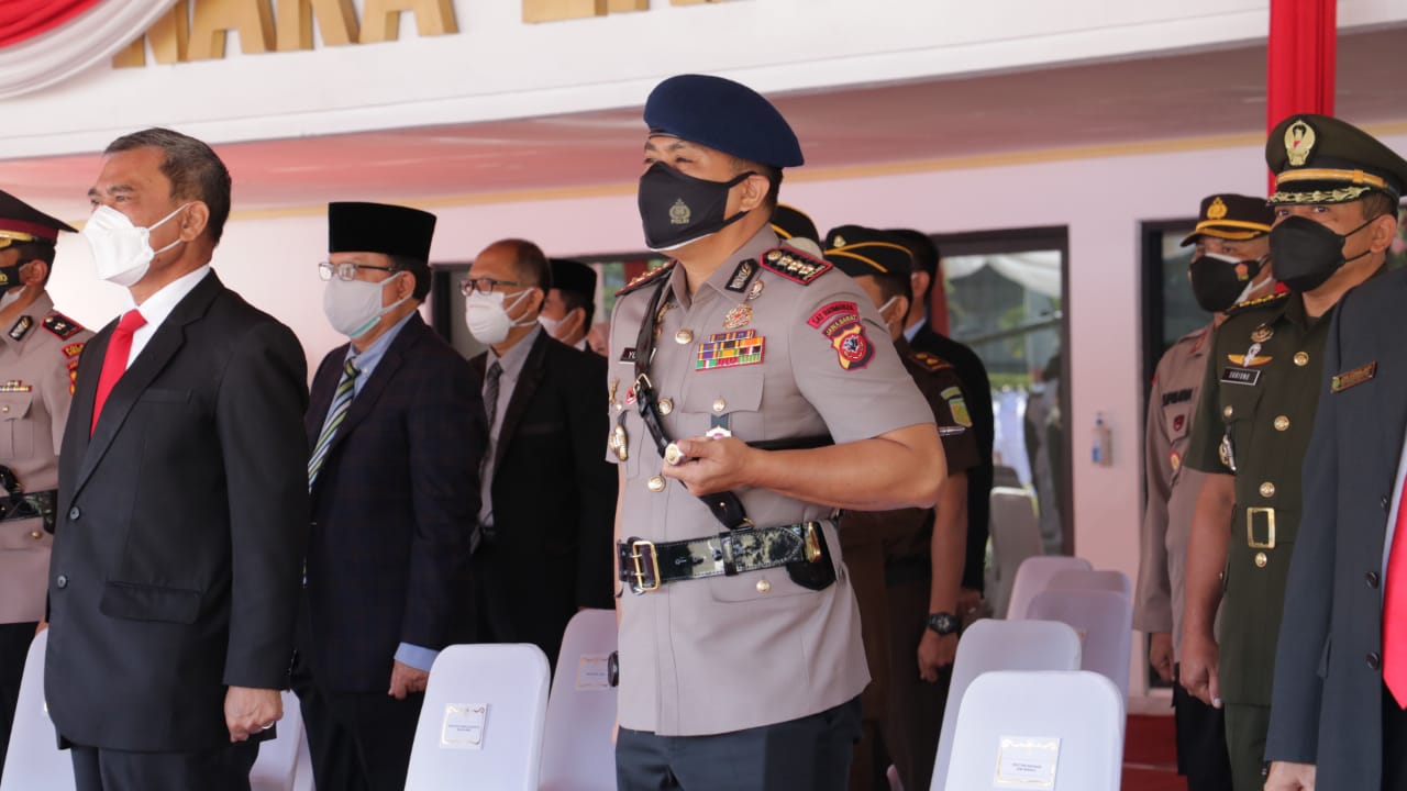 Dansat Brimob Jabar Hadiri Pelantikan Pamong Praja Muda Lulusan IPDN Tahun 2021