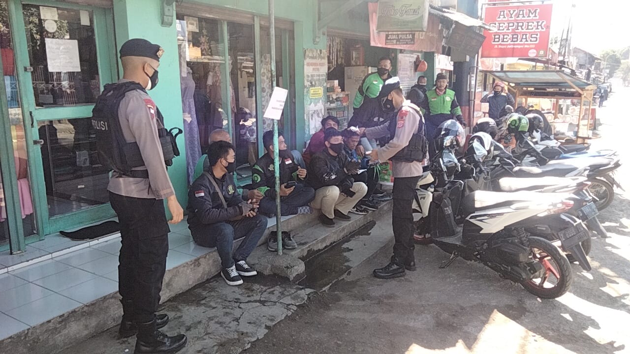 Brimob Polda Jabar Himbau Ojek Online Tetap Perhatikan Aturan Prokes Dan Disiplin Gunakan Masker
