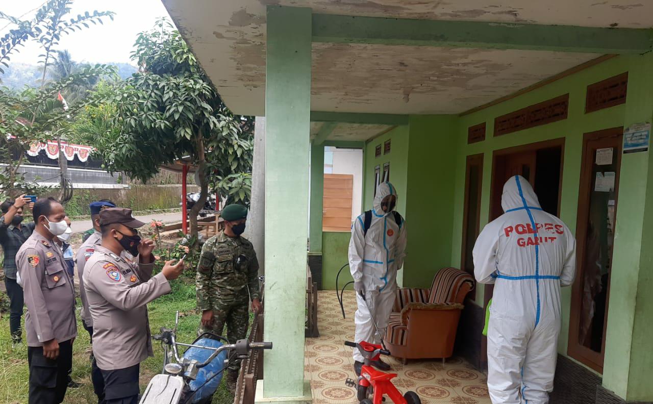 Datangi Kecamatan Pakenjeng, Satgas PROKLAMASI Sambangi Rumah Pasien Isoman