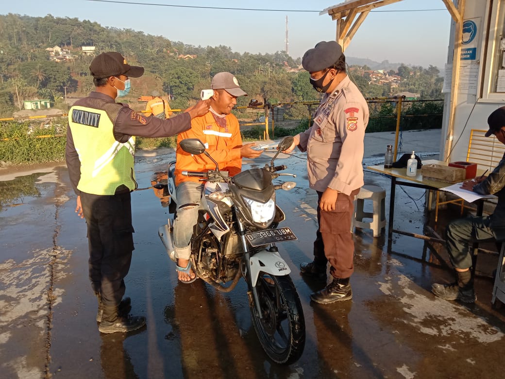 Brimob Jabar Cek Prokes Karyawan PT. KCIC Bandung