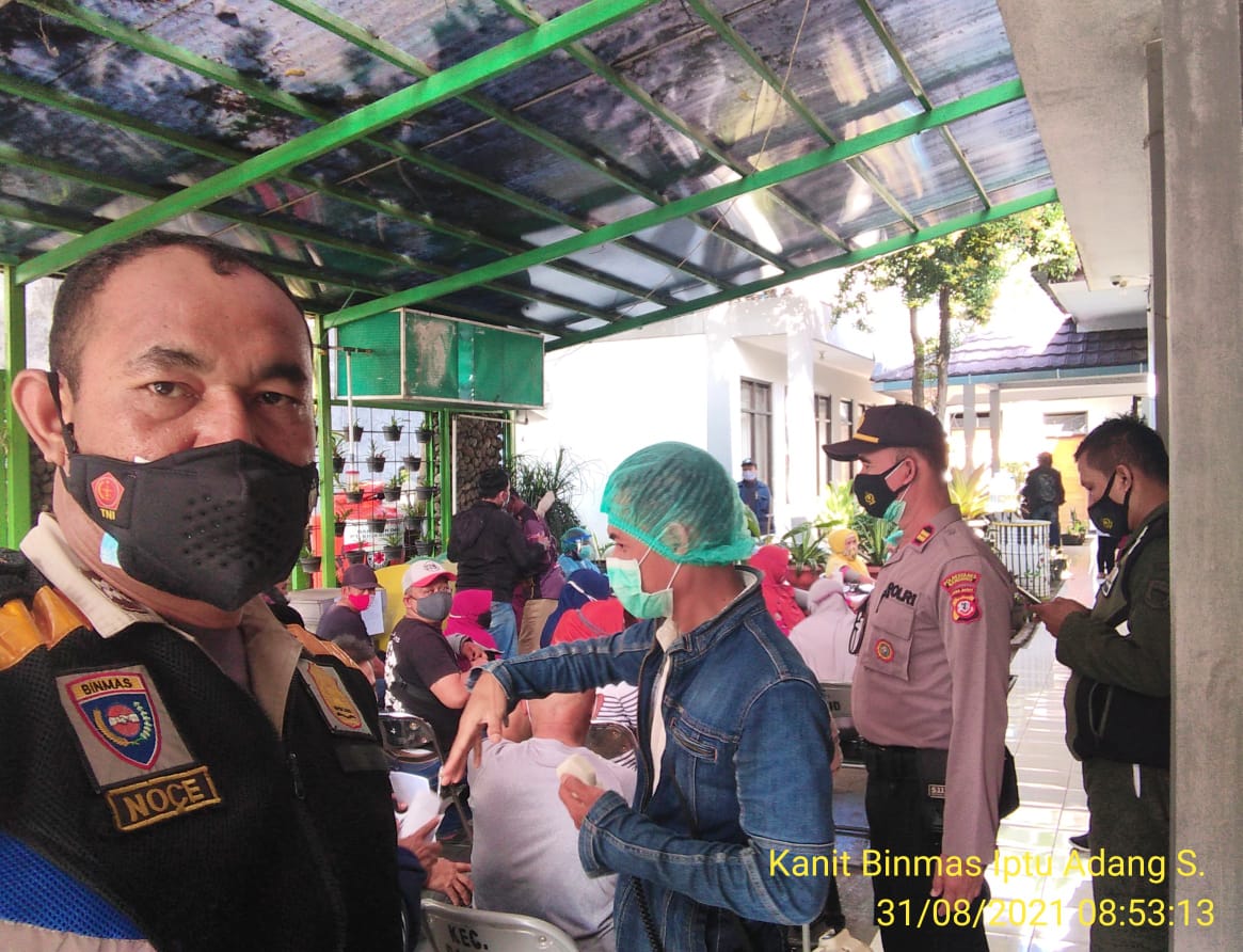 Kanit Binmas Polsek Bandung Kidul Monitoring dan Pengamanan Giat Vaksin