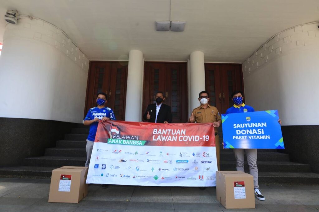 Persib Salurkan 5.000 Paket Vitamin Untuk Warga