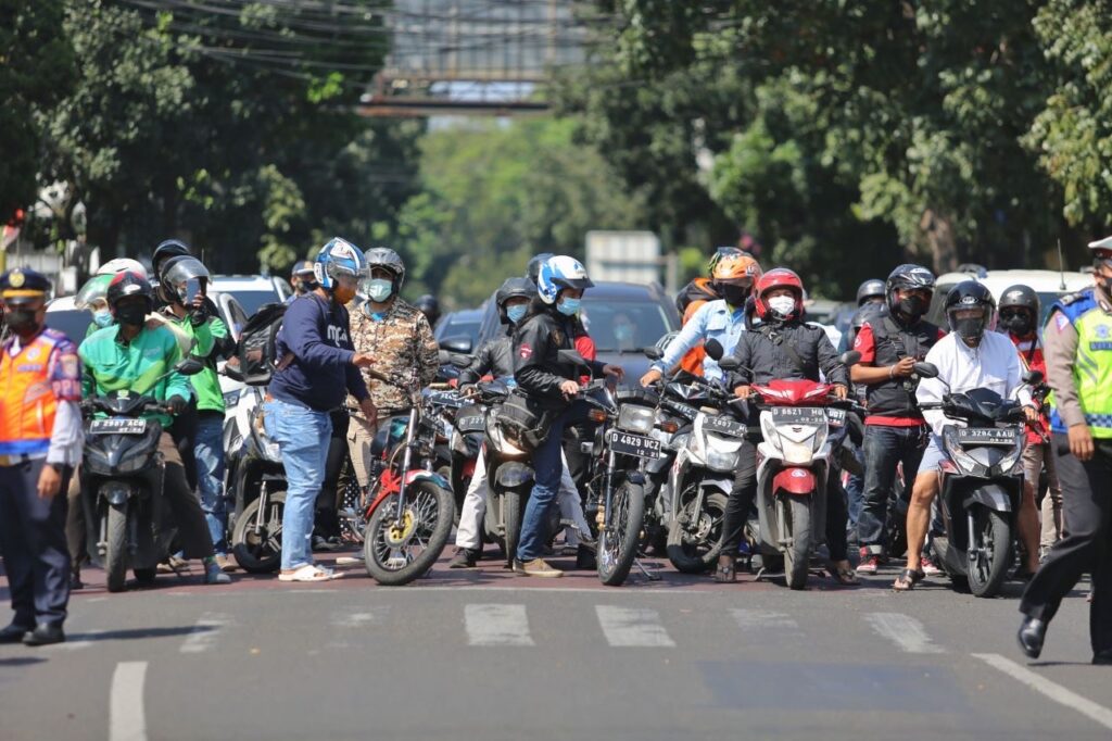 Merinding! 3 Menit Lepaskan Aktivitas untuk Peringati Hari Kemerdekaan