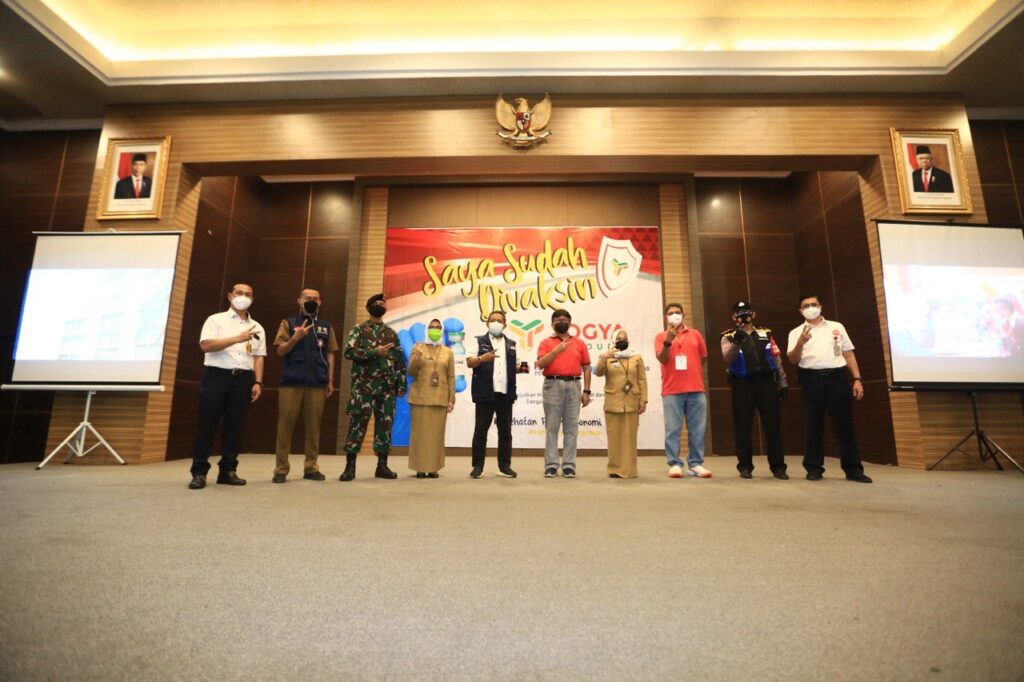Menuju Ekonomi Normal, Hampir 100 Persen Pegawai Ritel dan Mall Sudah Melakukan Vaksinasi