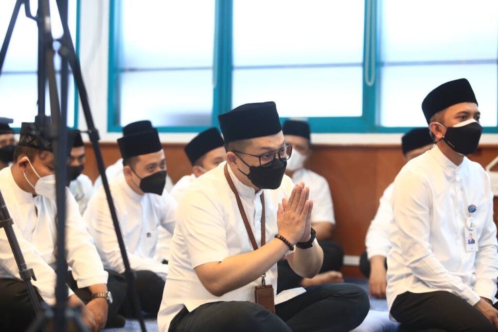 Bank BJB Berikan Bantuan 2.500 Paket Sembako untuk Warga Kota Bandung