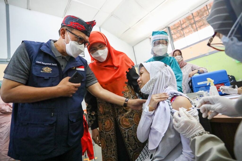 Vaksin Sasar Kelompok Remaja, Disabilitas dan Lansia dalam Sehari Target 15 Ribu Orang