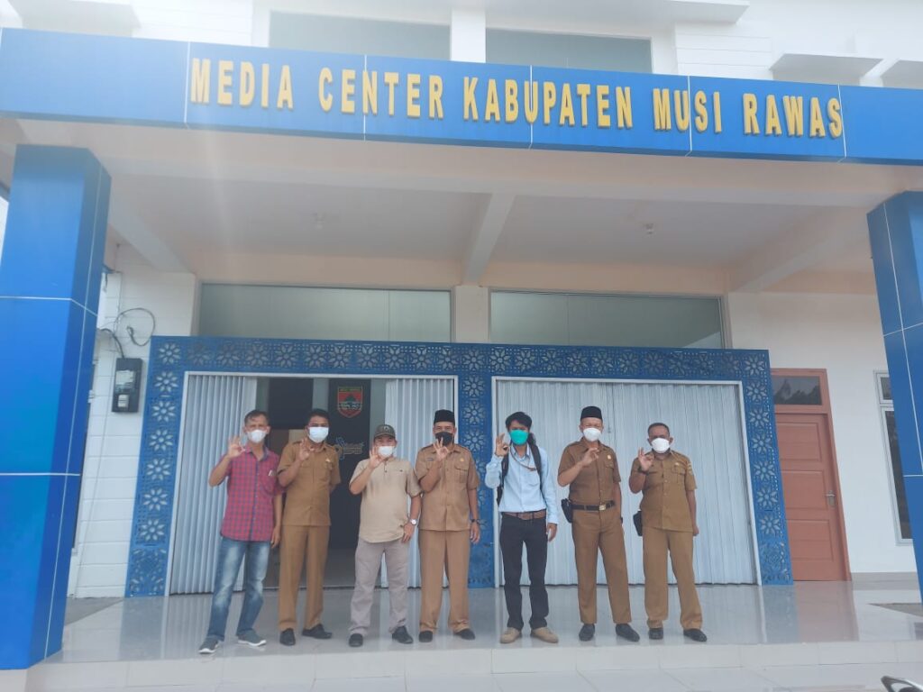 Dugaan Pelanggaran Secara Kasat Mata, AKPP MuRa Lakukan Aksi Unjuk Rasa ke Kantor Bupati