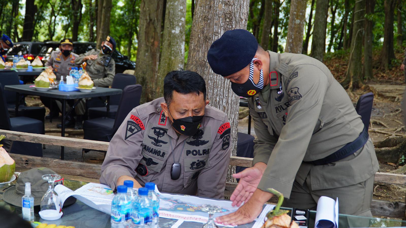 Dansat Brimob Jabar Dampingi Dankor Brimob Polri Kunjungi Mako Kompi 3 Yon C Dan Tinjau Lahan HGU Di Purwakarta