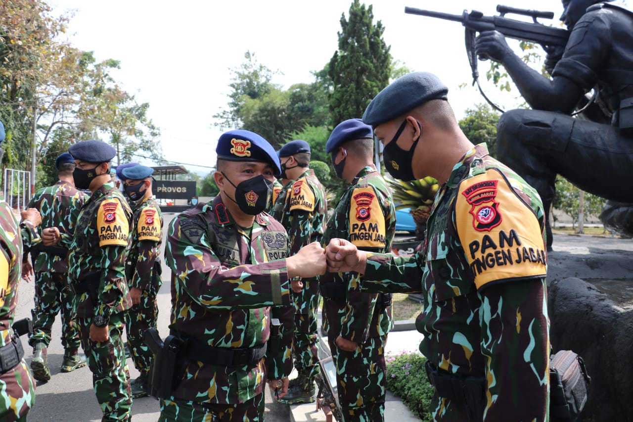 Dansat Brimob Jabar Pimpin Pelepasan 16 Personel Ke Papua