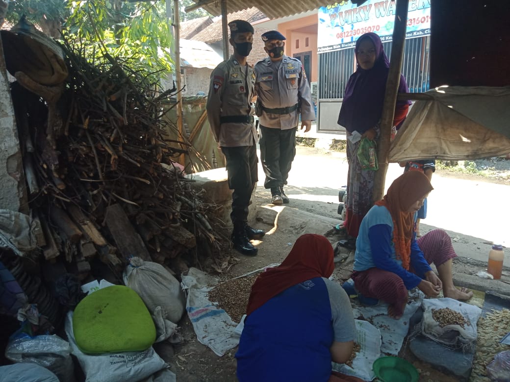 Brimob Jabar Berikan Himbauan Protokol Kesehatan, Di Tempat Pengolahan Melinjo