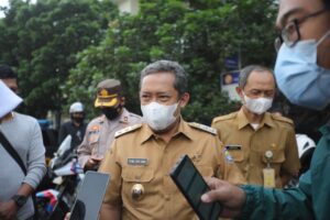 Pemkot Bandung Kembali Salurkan Bantuan untuk PKL, Rohman Mengaku Senang dan Ucapkan Terimakasih