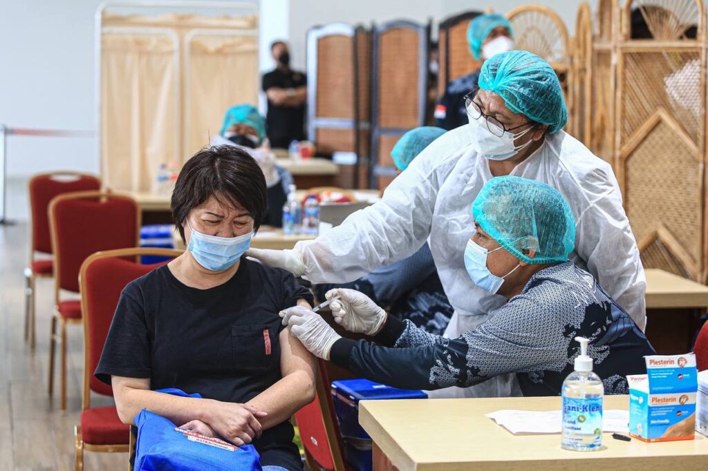 Pemkot Bandung Berkolaborasi dengan UNPAR dan TNI-AL Menargetkan 3500 Orang untuk Vaksin