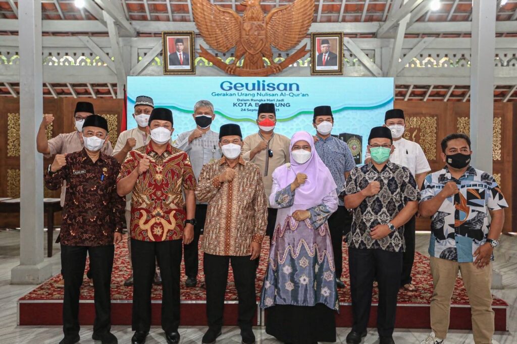 Resmi Luncurkan Geulis, Pemkot Bandung Ingin Warganya Paham dan Lancar Alquran