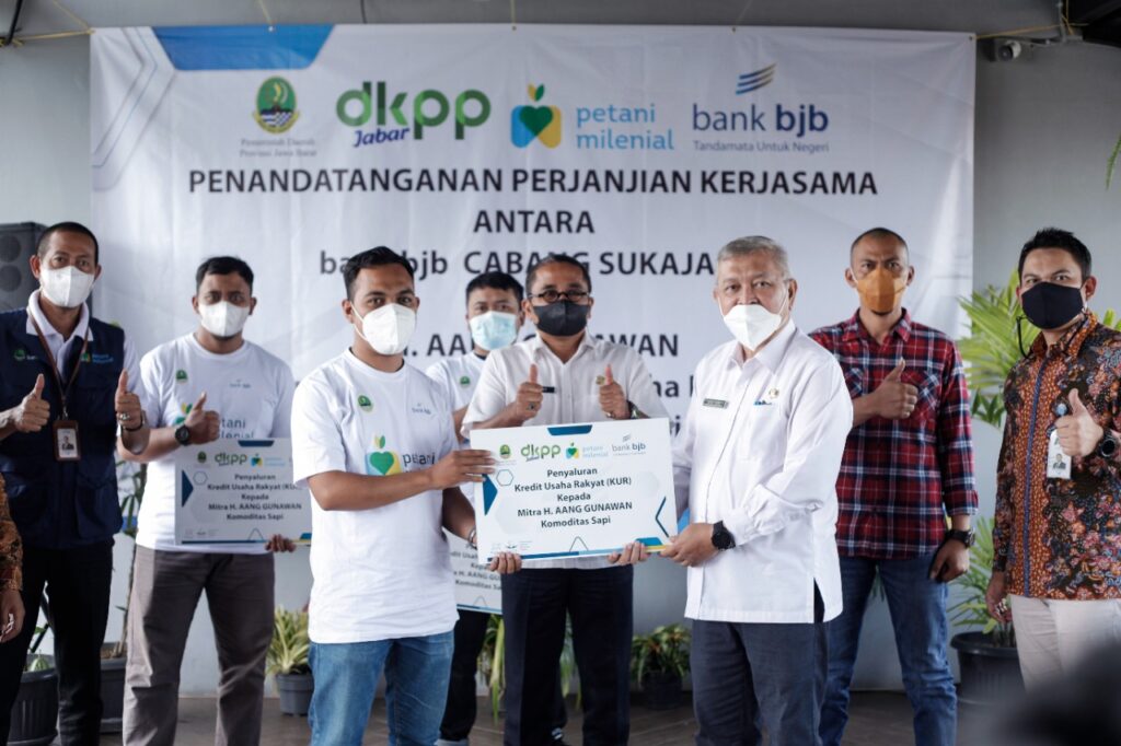 Dukung Program Petani Millenial, Bank BJB Sepakati Perjanjian Kerja Sama dengan Kelompok Ternak Haji Agung di Bandung