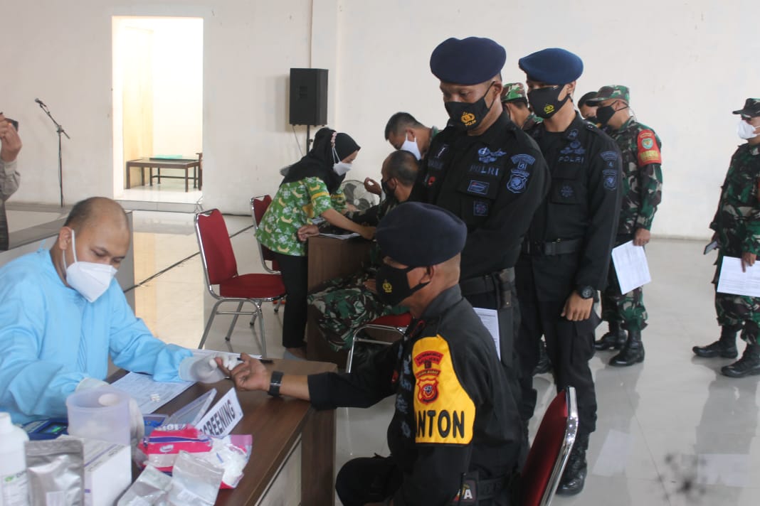 Wujud Nyata Sinergritas, Brimob Jabar Ikuti Kegiatan Donor Darah Dalam Rangka HUT TNI ke 76