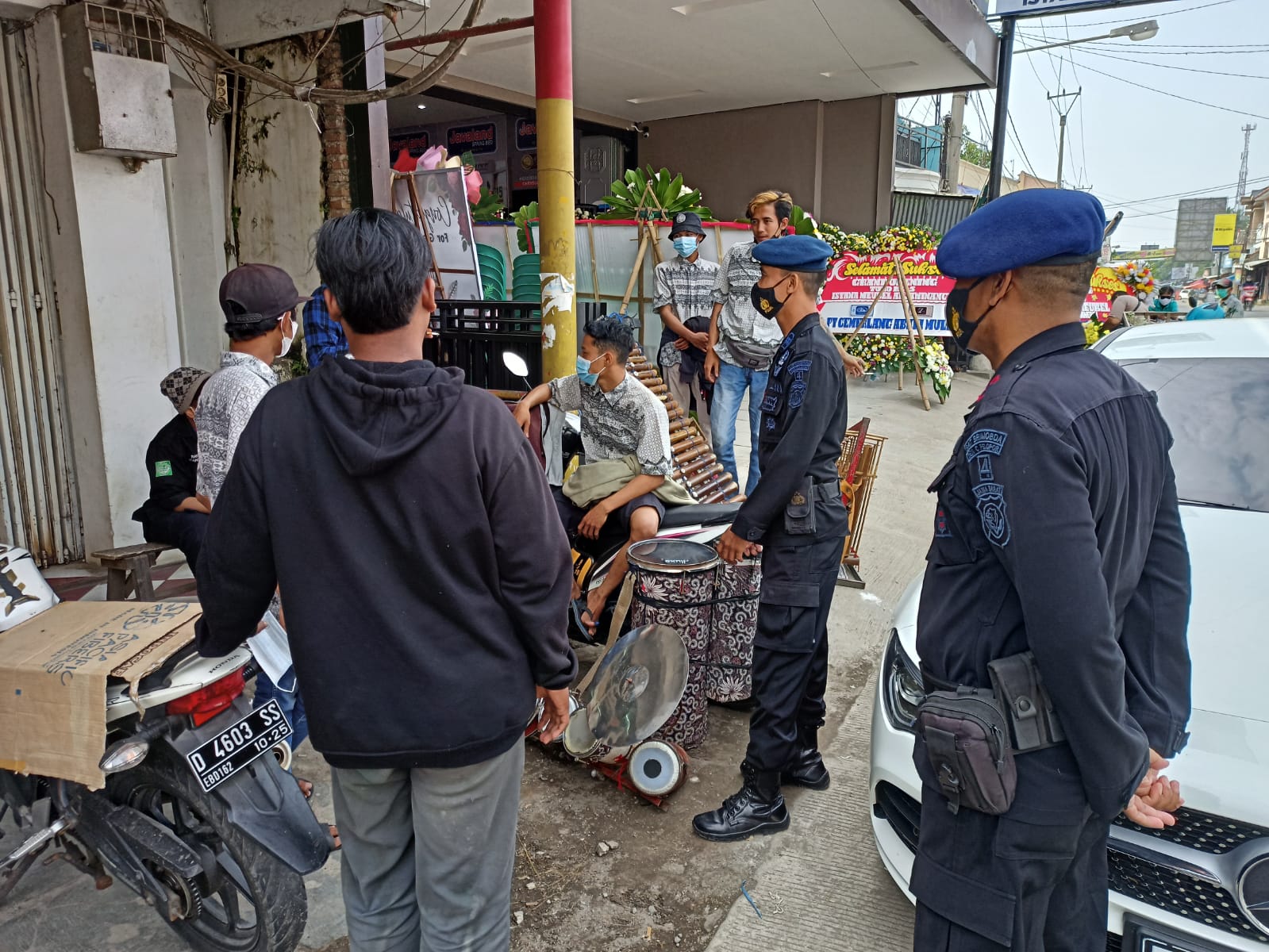 Brimob Jabar Peduli Kesehatan Masyarakat, Sosialisasikan Penerapan AKB di Lingkungan Masyarakat