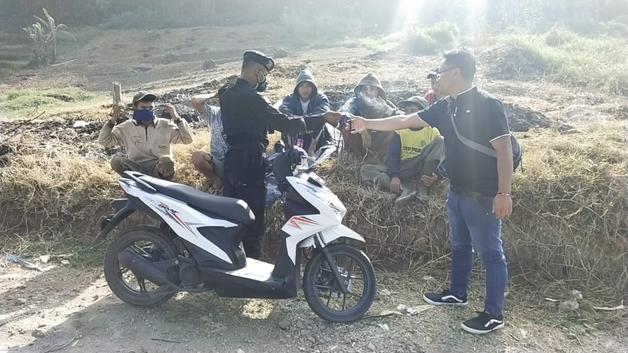 Patroli Brimob Jabar Ajak Kaula Muda Untuk Putus Mata Rantai Covid 19