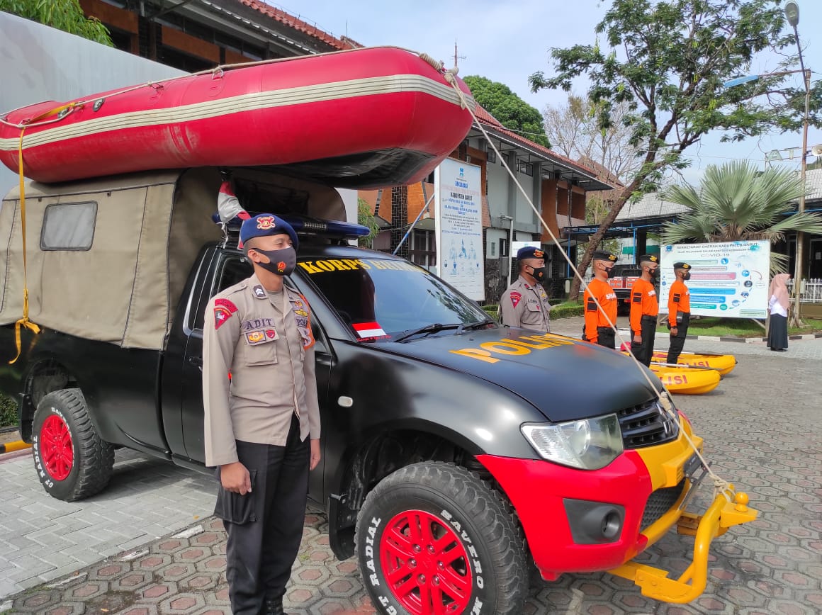 Brimob Jabar Mengikuti Apel Kesiapsiagaan Penanggulangan Bencana Alam Di Wilayah Kab. Garut