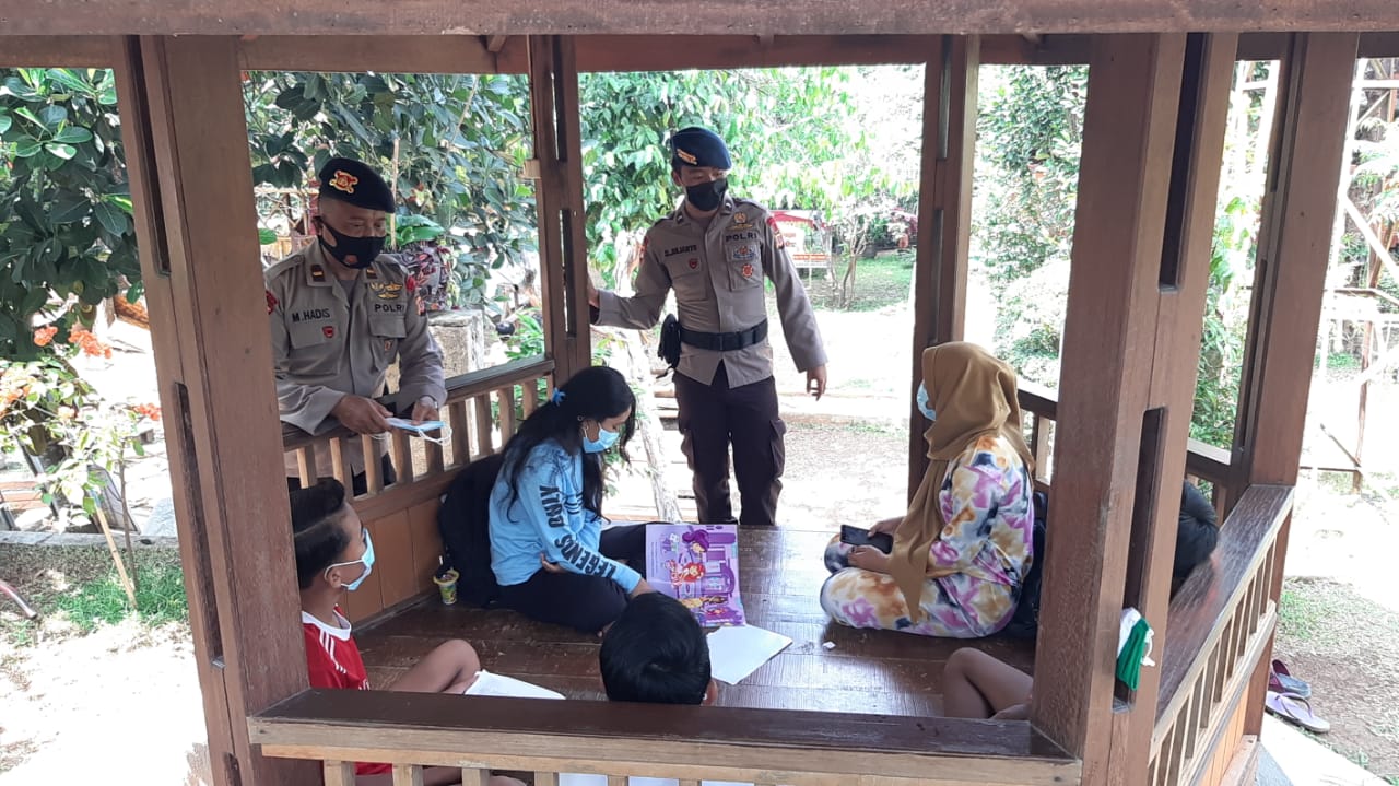 Brimob Terus Giatkan Program BRAIN Untuk Berikan Edukasi Kepada Anak-anak Agar Semangat Belajar