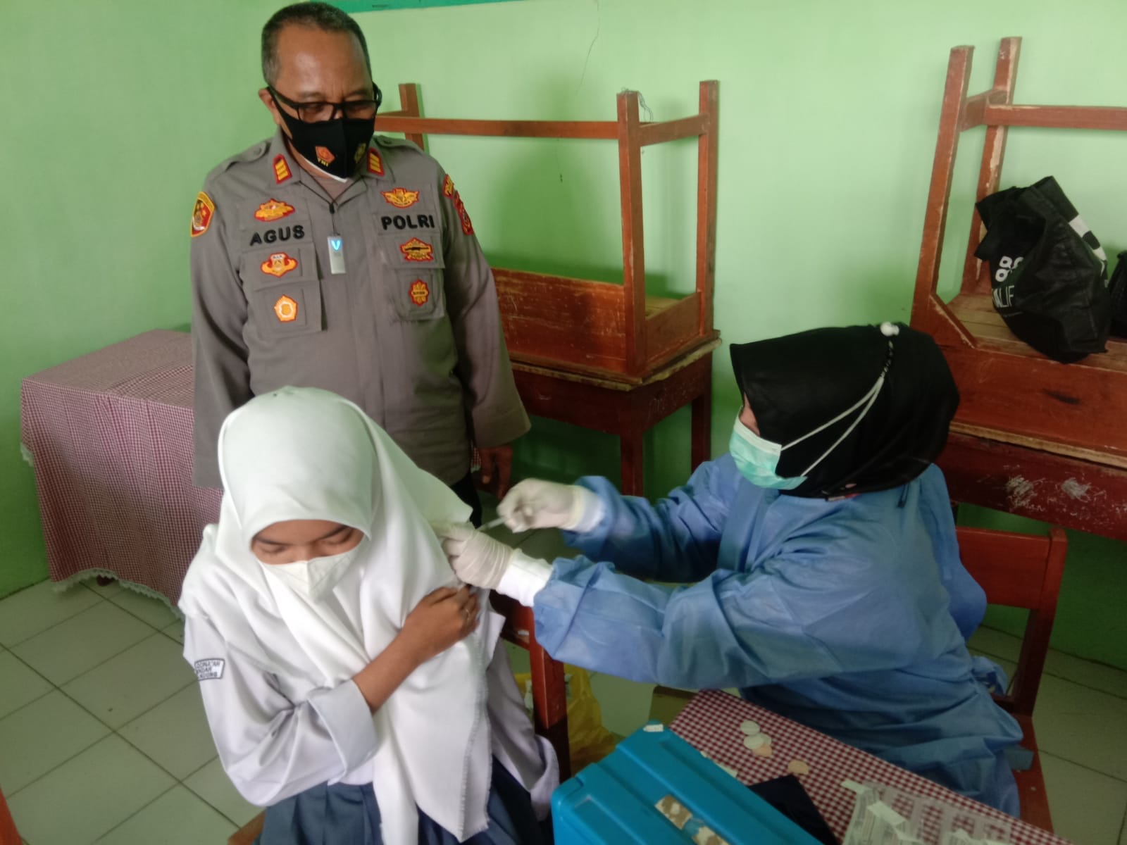 800 Pelajar SMA Antusias Ikut Vaksin, Polisi Lakukan Pengamanan dan Pemantauan Dimasa PPKM 
