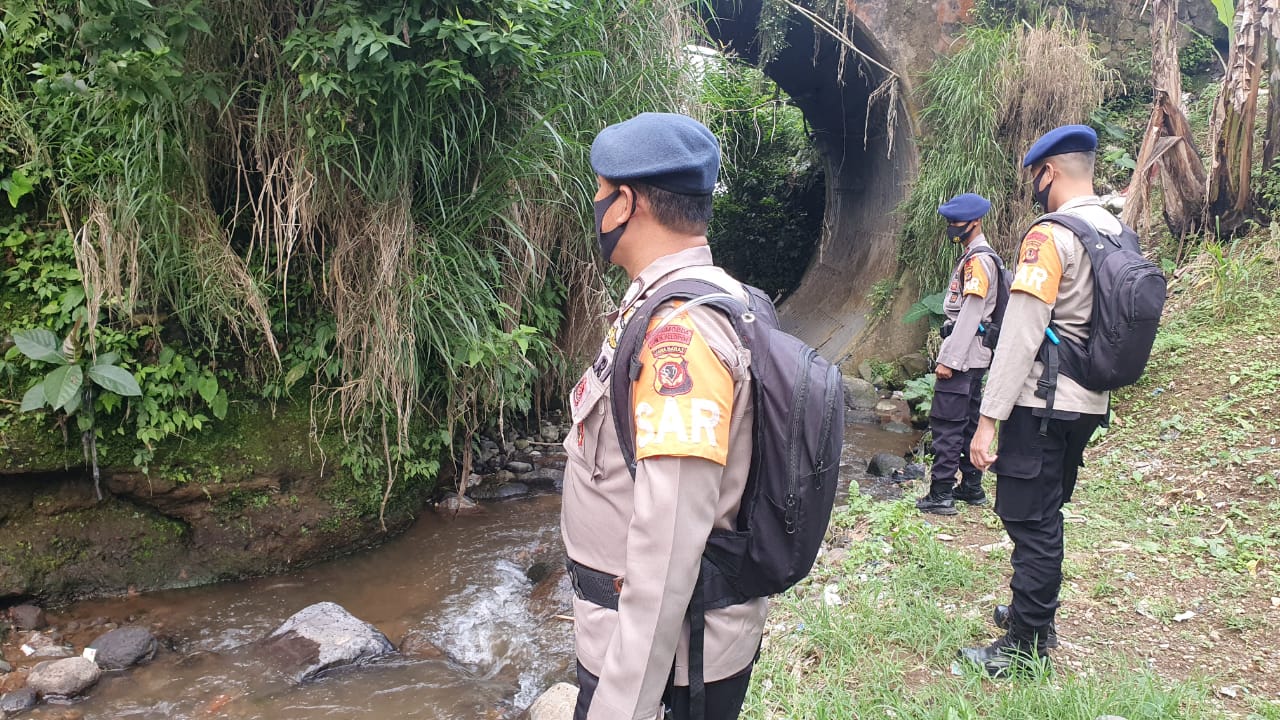 Brimob Jabar Patroli SAR Ke Tempat Rawan Bencana Banjir