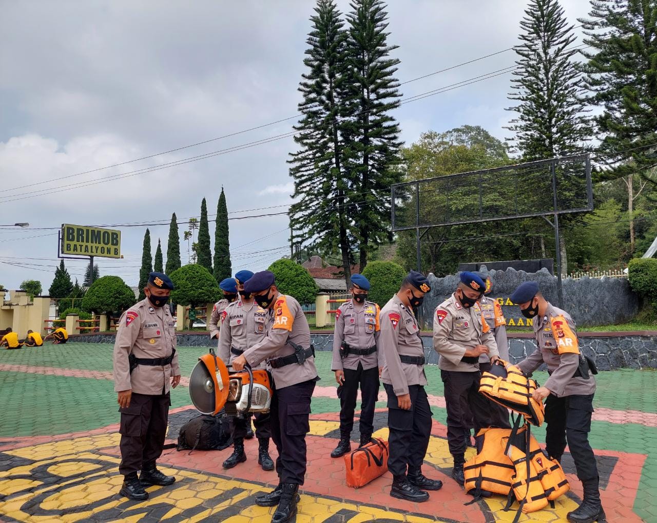 Cuaca Tidak Menentu, Tim SAR Brimob Polda Jabar Siaga Antisipasi Bencana Alam