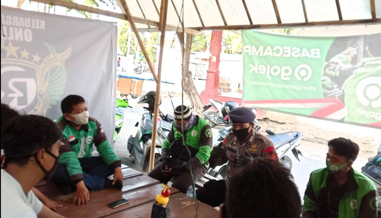 Kali ini Pangkalan Ojeg Online Jl. P.Drajat Jadi Sasaran Patroli Brimob Polda Jabar