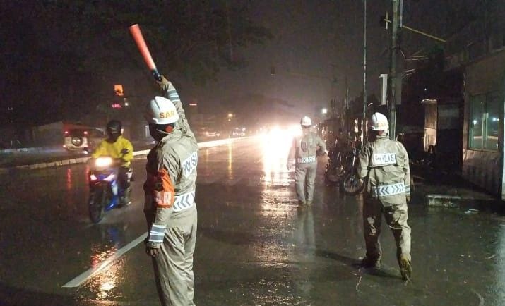 Antisipasi Bencana Banjir Tim SAR Laksanakan Patroli SAR Brimob Jabar Ke Daerah Rawan Banjir