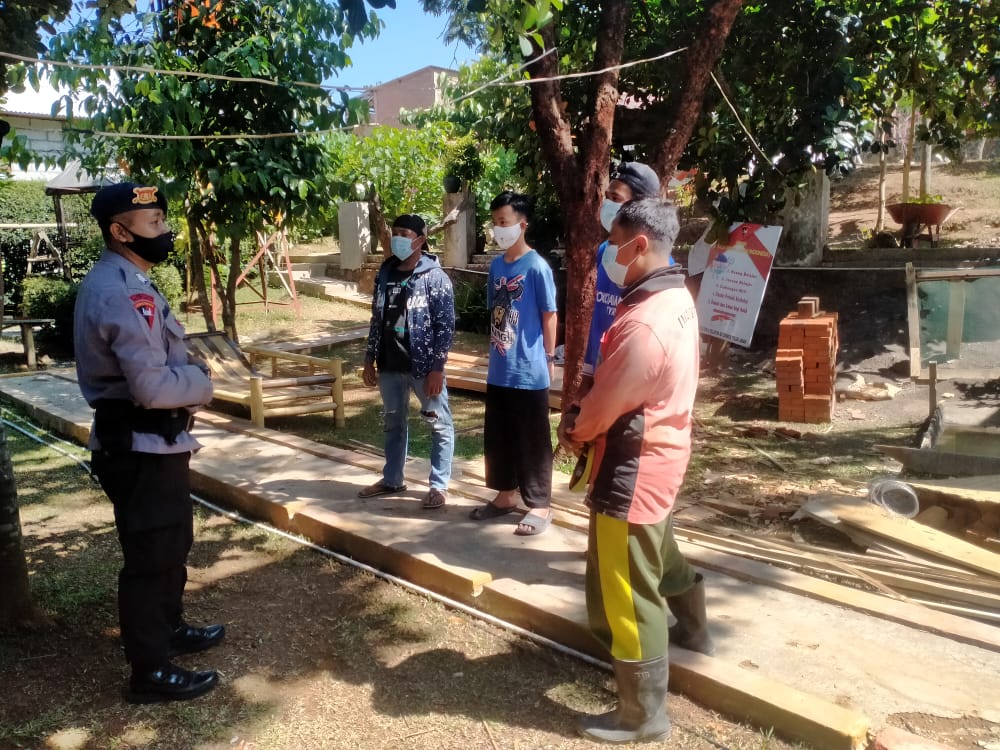 Brimob Jabar Kembali Himbau Prokes Kepada Warga Jatinangor