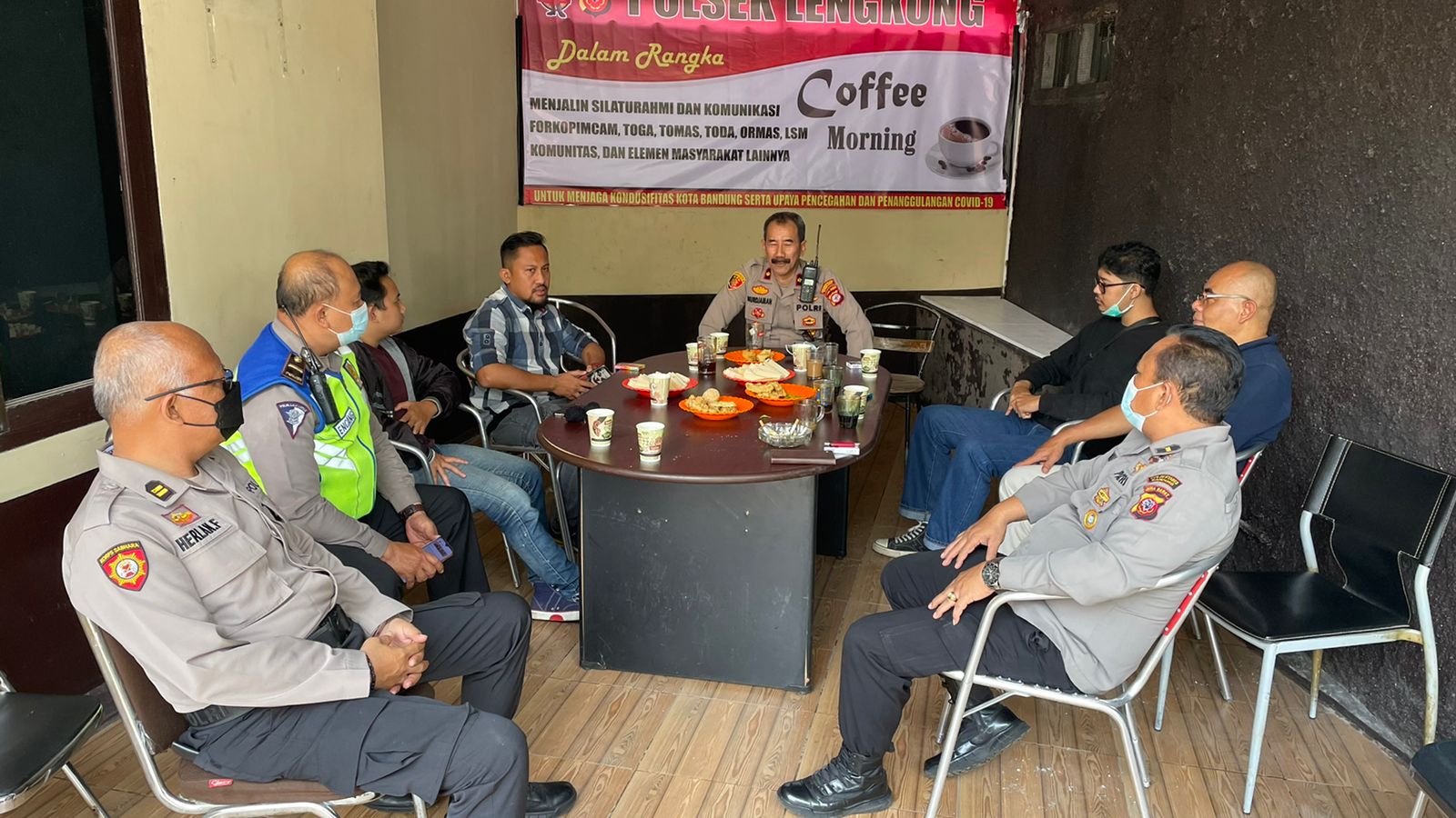 Jaga Kodusivitas Kamtibmas, Kapolsek Lengkong Laksanakan Coffe Morning Dengan Mahasiswa FH Unpas