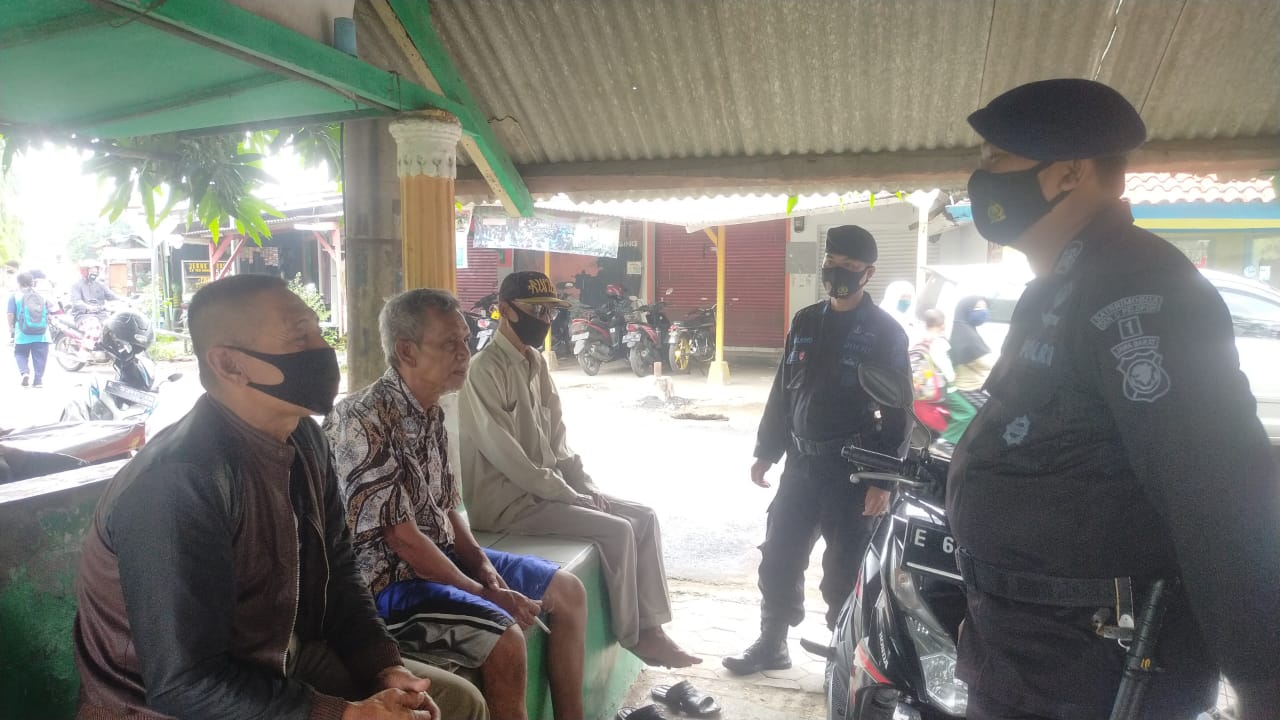 Gencarkan Patroli Prokes, Wujud Bakti Brimob Jabar Dalam Tangani Covid-19