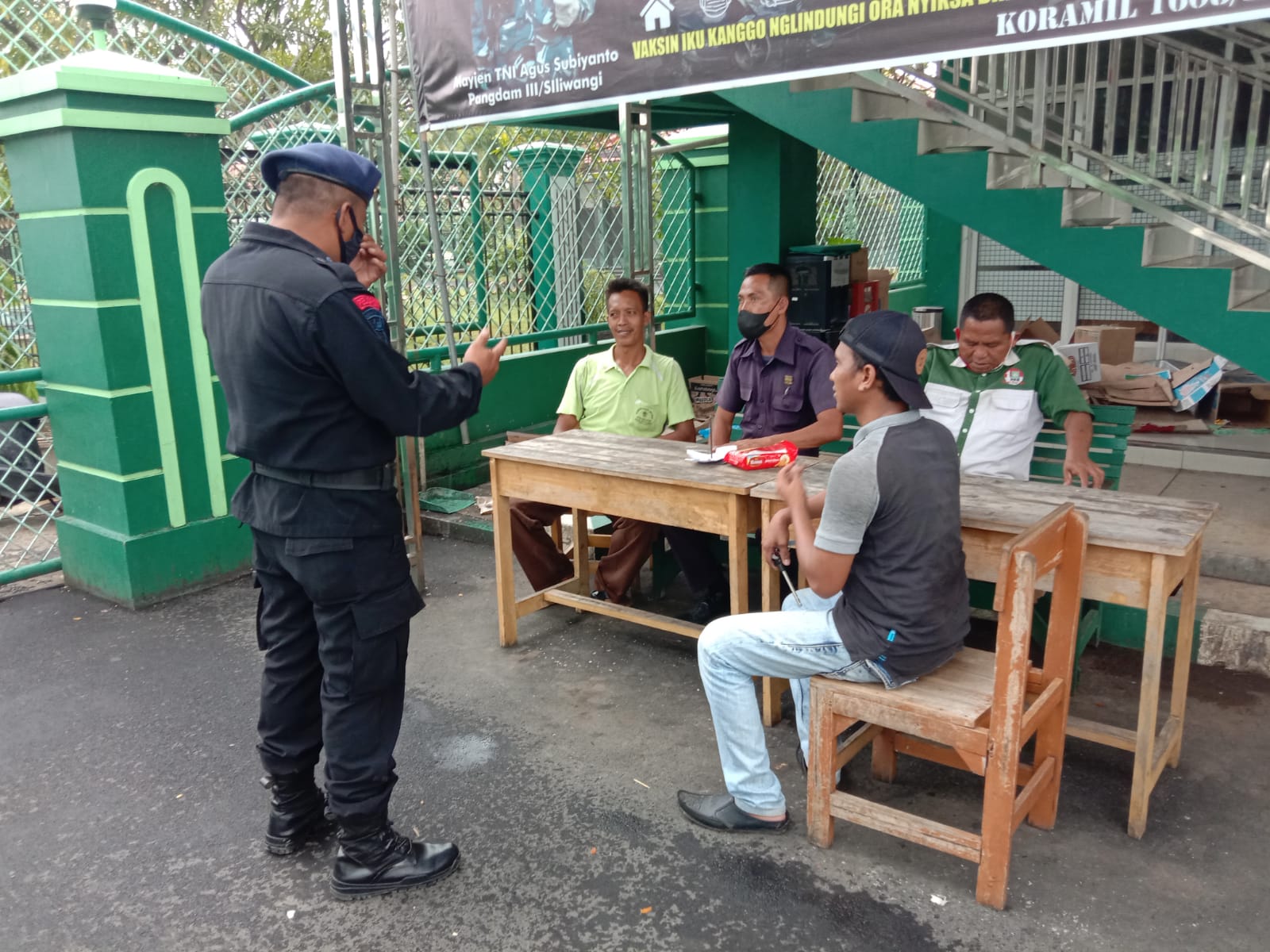 Bhakti Brimob Untuk Masyarakat Giat Sosialisasi Bahaya Virus Covid-19 Di Masyarakat