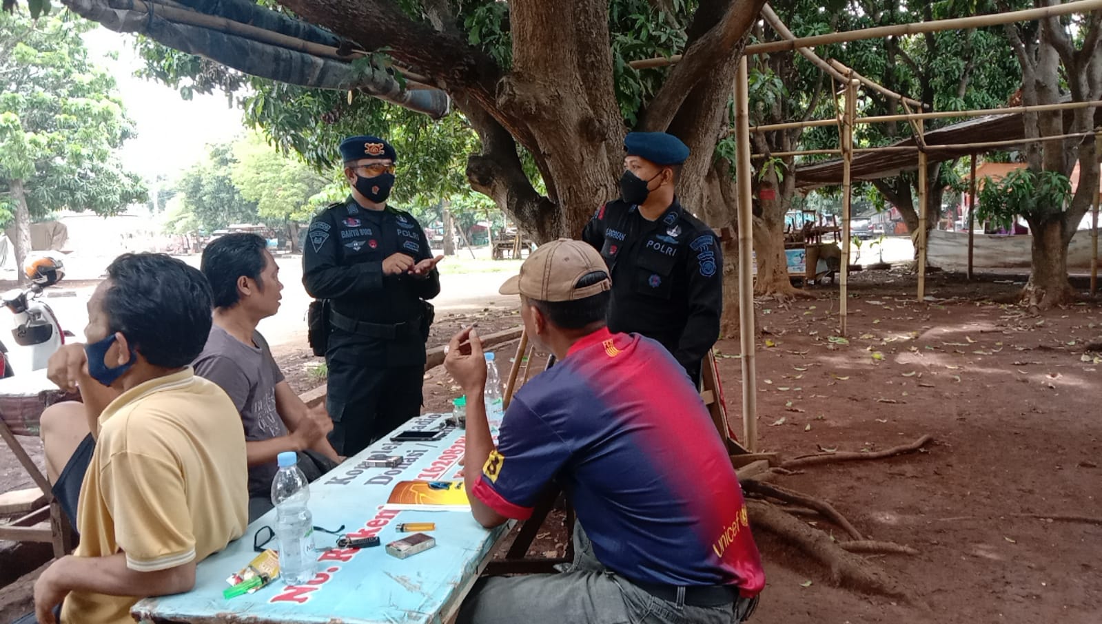 Brimob Jabar Edukasikan Himbaun, Cegah Cluster Baru Virus Covid-19 Di Masyarakat