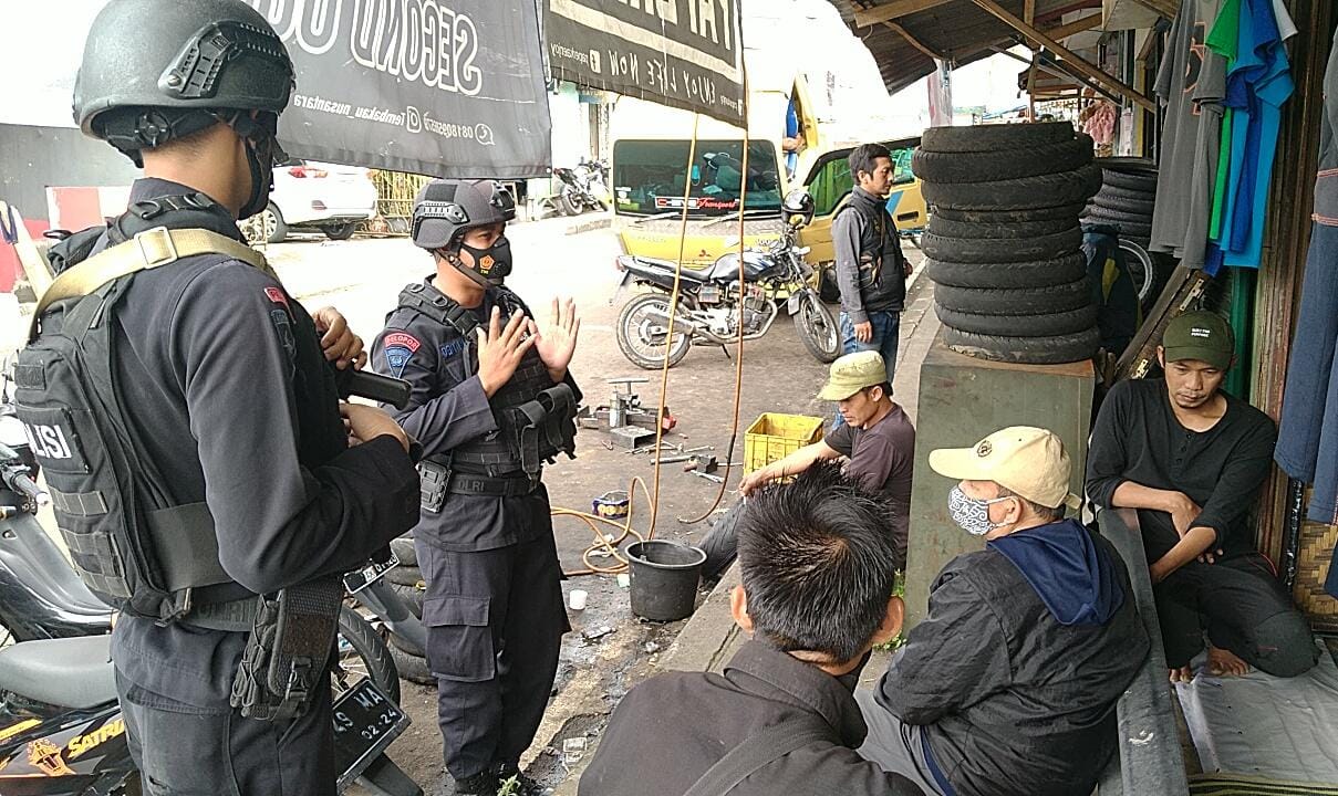 Brimob Jabar Himbau Masyarakat Terapkan Prokes Terkait 3 M, Antisipasi Cluster Terbaru Covid-19