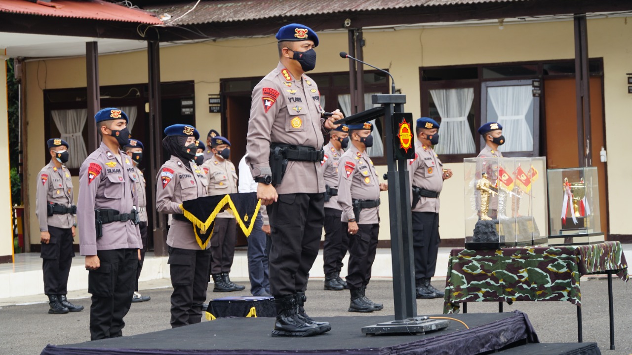 Dansat Brimob Jabar Pimpin Apel Gelar Kesiapan Bencana, Pemberian Hadiah dan Penghargaan