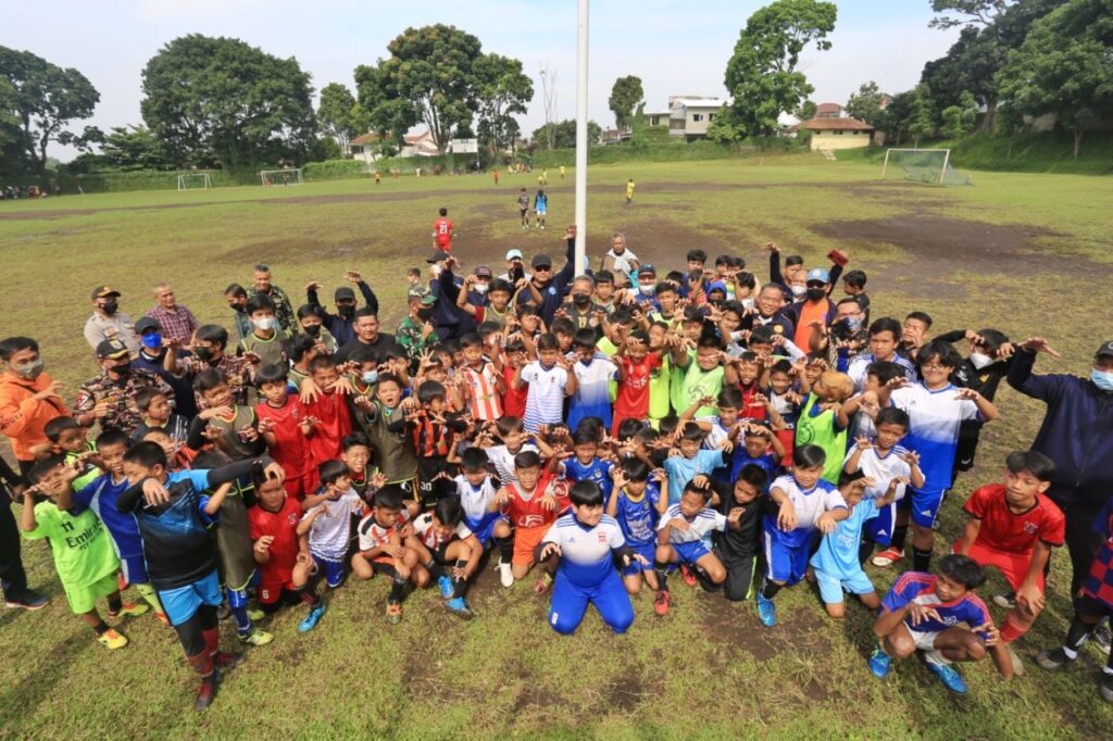 Sekolah sepak bola Bandung