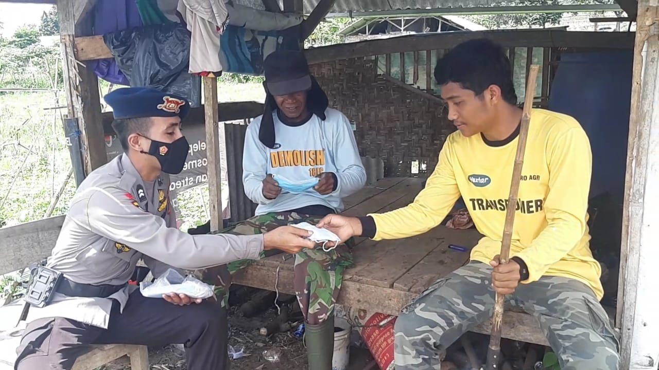 Brimob Jabar Imbau Masyarakat Kampung Tangguh Patuhi Protokol Kesehatan