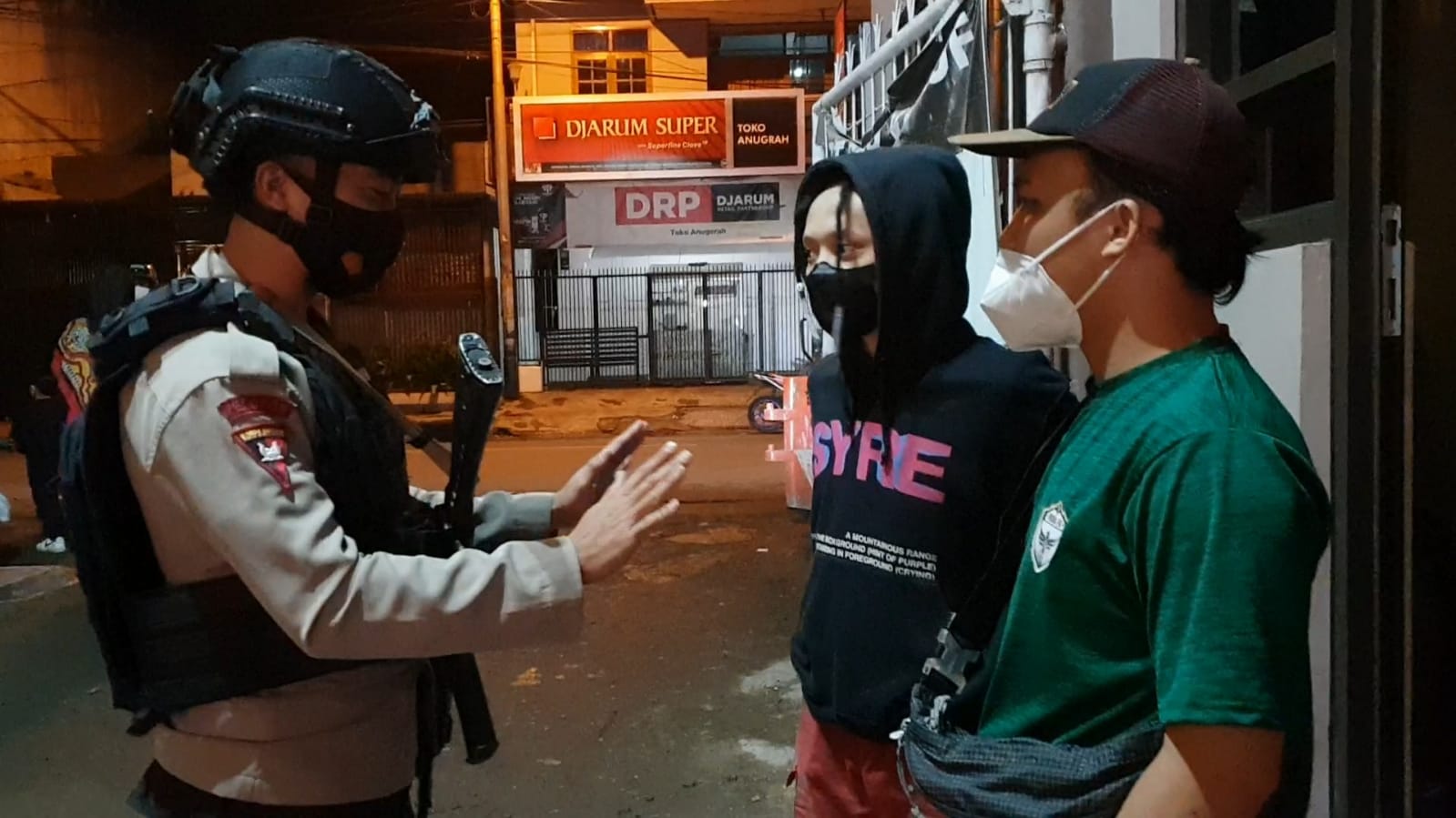 Patroli Harkamtibmas Brimob Jabar Ingatkan Masyarakat Waspadai Aksi Premanisme