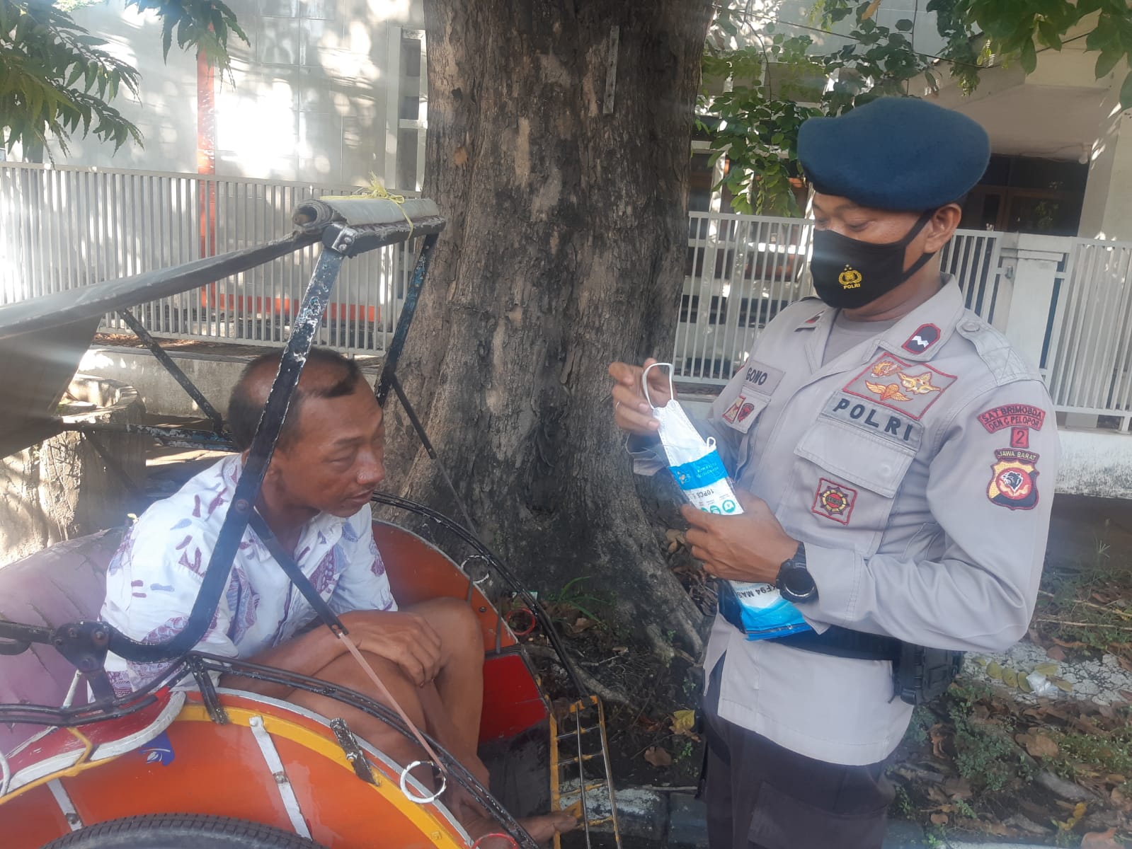 Brimob Jabar Lakukan Patroli Protokol Kesehatan Pentingnya Masker Dimasa Pandemi Covid 19