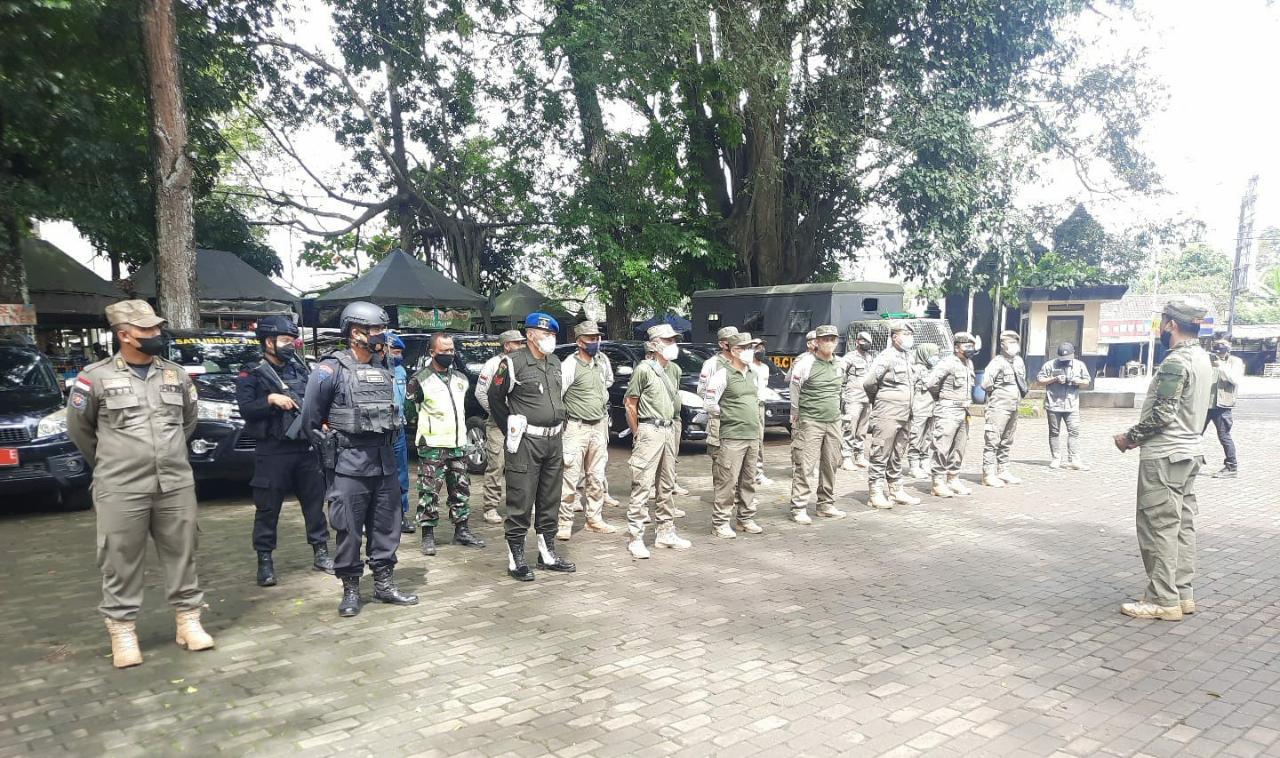 Brimob Jabar Back Up Pengamanan Operasi Yustisi Di Objek Wisata Ciung Wanara Ciamis