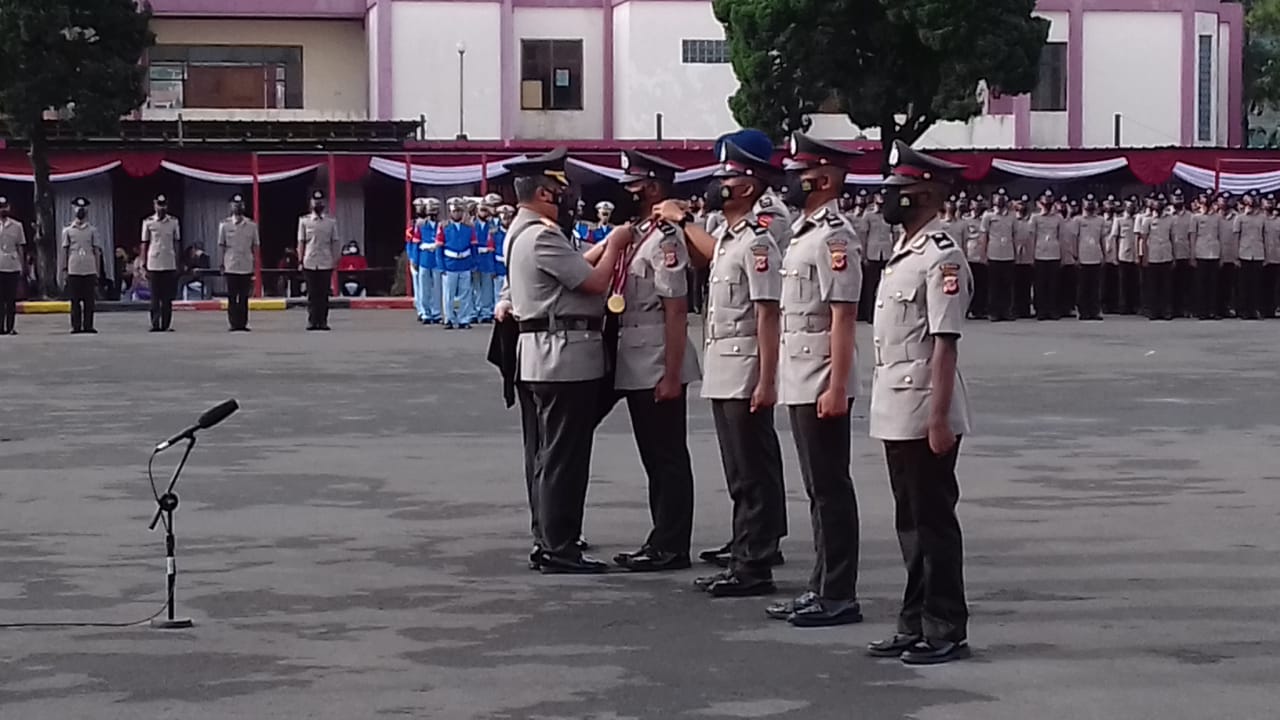 Kapolda Jabar Lantik dan Ambil Sumpah 825 Bintara Remaja Polri T.A. 2021