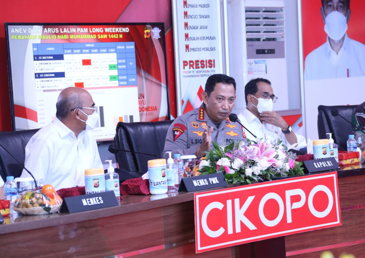 Tinjau Pos Terpadu Cikopo, Kapolri Paparkan Dua Hal yang Harus Diantisipasi Hadapi Libur Nataru