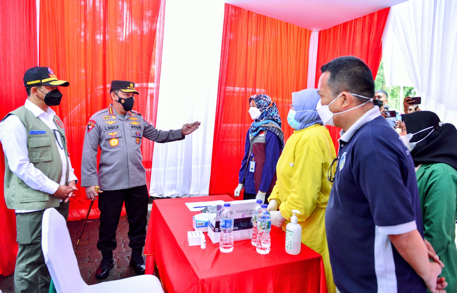 Gelar Vaksinasi se-Indonesia, Kapolri Minta Wilayah Berpacu Kejar Target 70 Persen