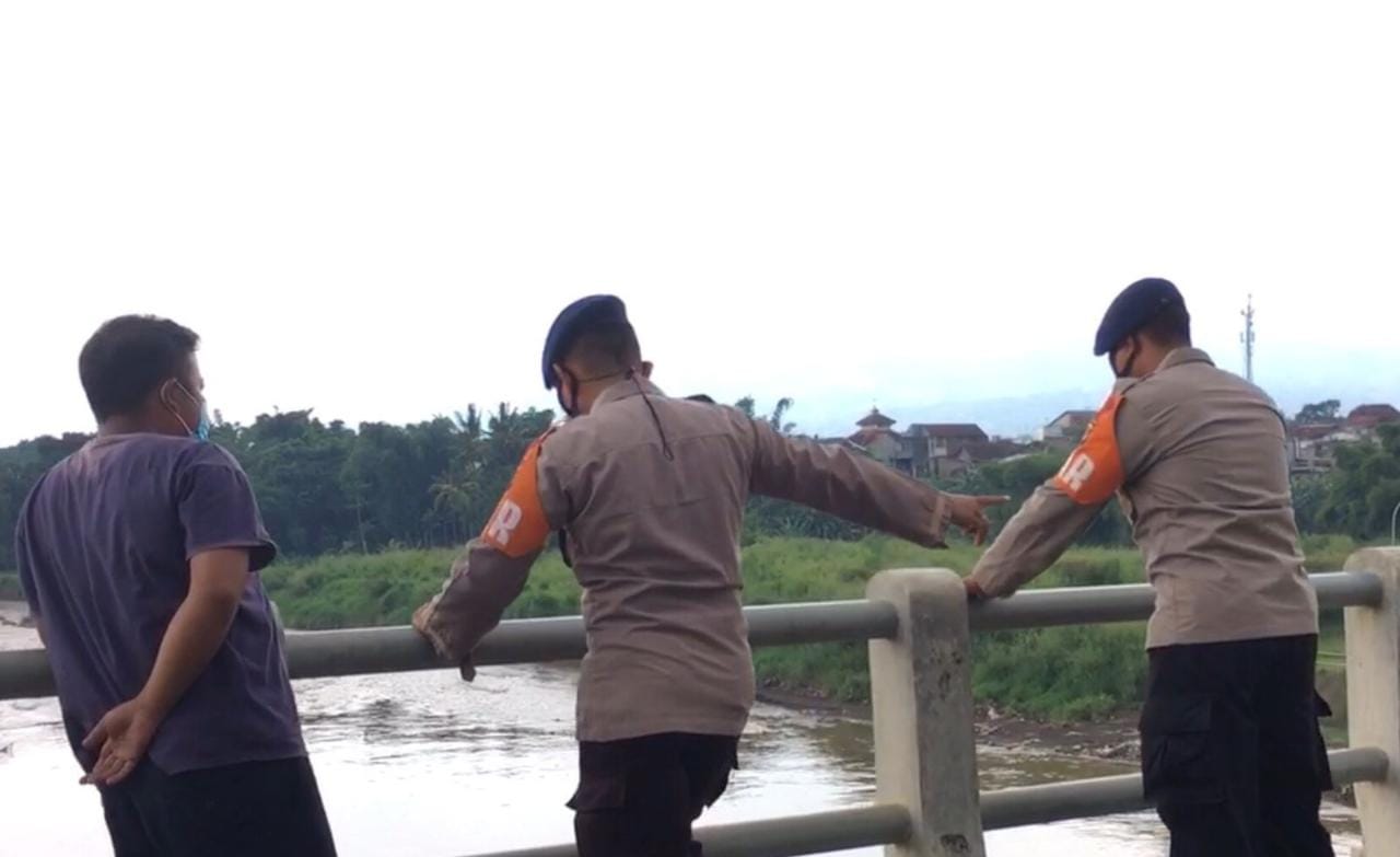 Brimob Jabar Tinjau Debit Air Bendungan Copong, Bentuk Cepat Tanggap Penanggulangan Bencana