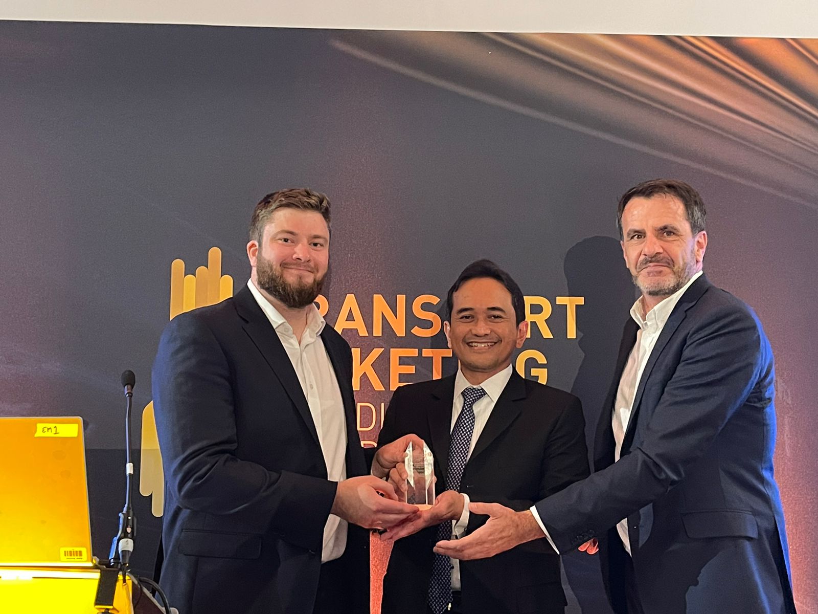 Aplikasi-JakLingko-Indonesia-Mendapat-Penghargaan-Highly-Commended-Best-Smart-Ticketing-Programmed-dari-Global-Transport-Ticketing-London