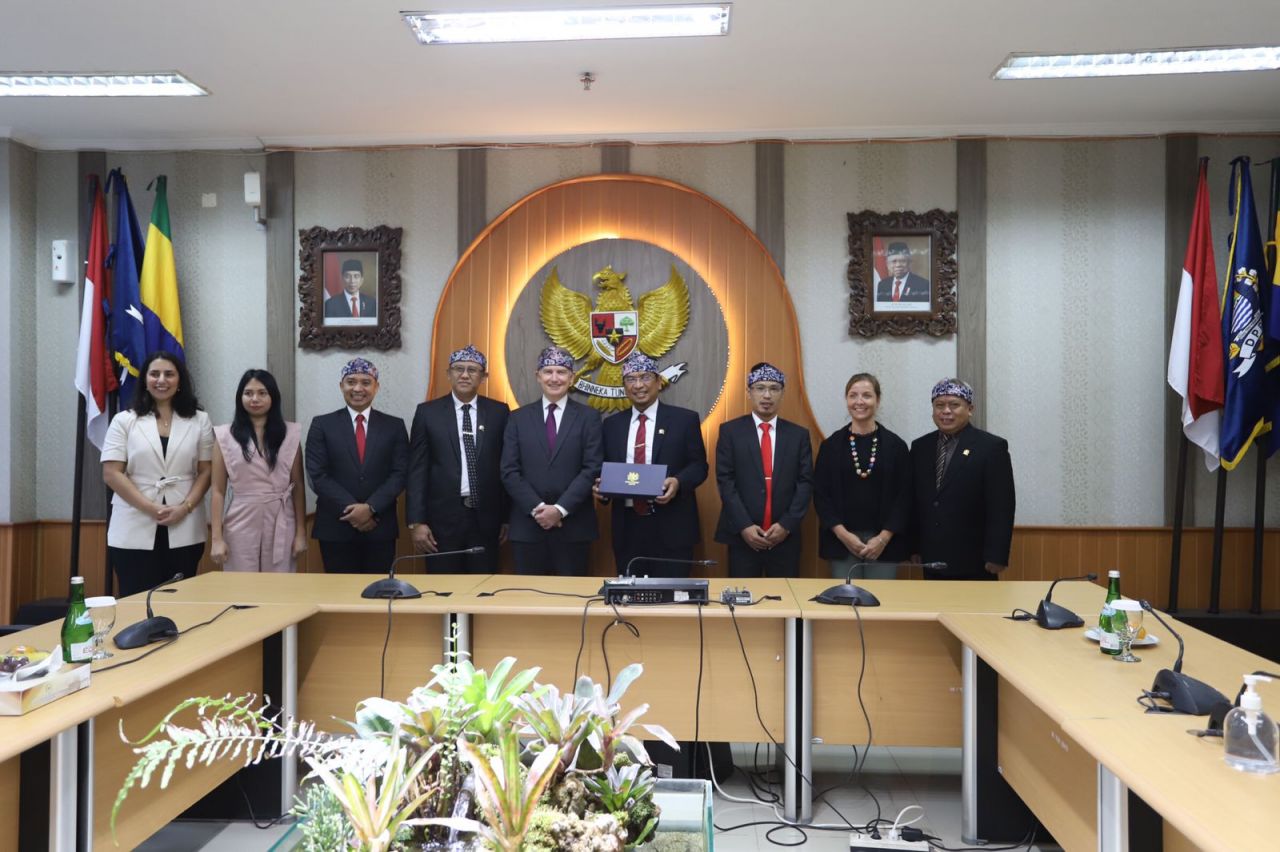 Duta Besar Inggris Kunjungi DPRD Kota Bandung, Bahas Kota Masa Depan Global?