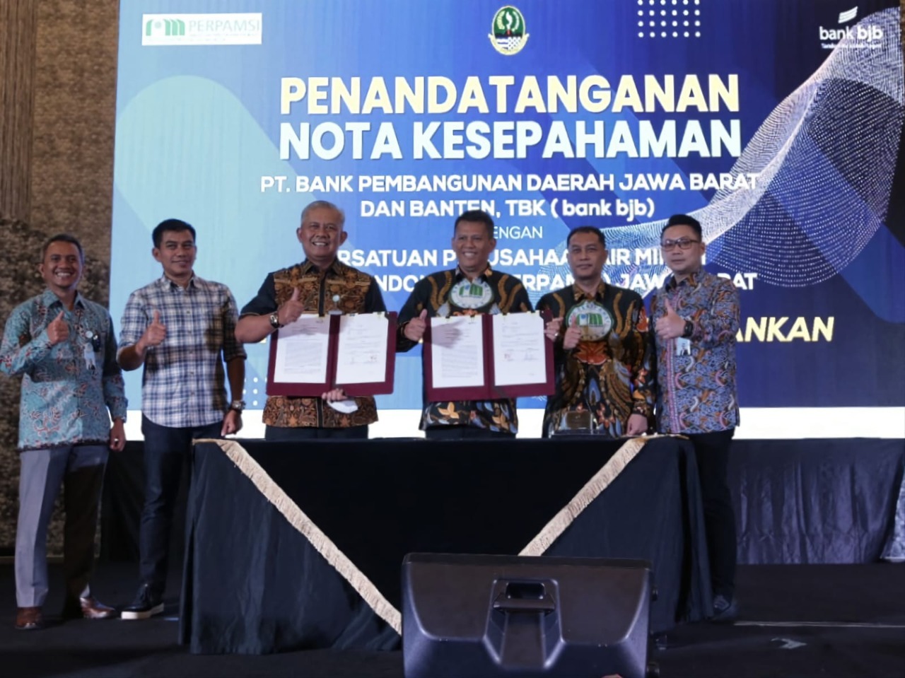 Perluas Jaringan Layanan untuk Masyarakat, bank bjb dan Perpamsi Jabar Teken MoU