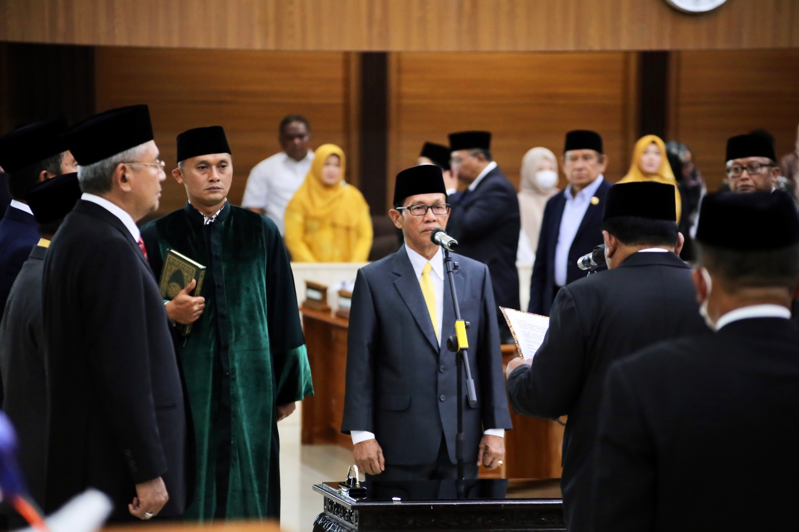 Ketua DPRD Lantik Oden Haryadi Menjadi Anggota DPRD Jabar