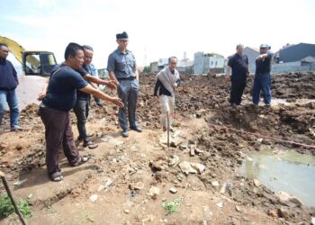 Terima Aspirasi Warga, Edwin Senjaya Sambangi Pembangunan Berdampak Banjir akibat Proses Pembangunan